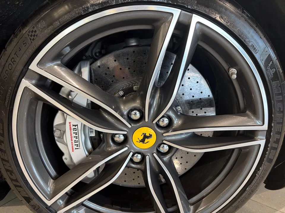 2021 Ferrari Roma - Image 5 of 14