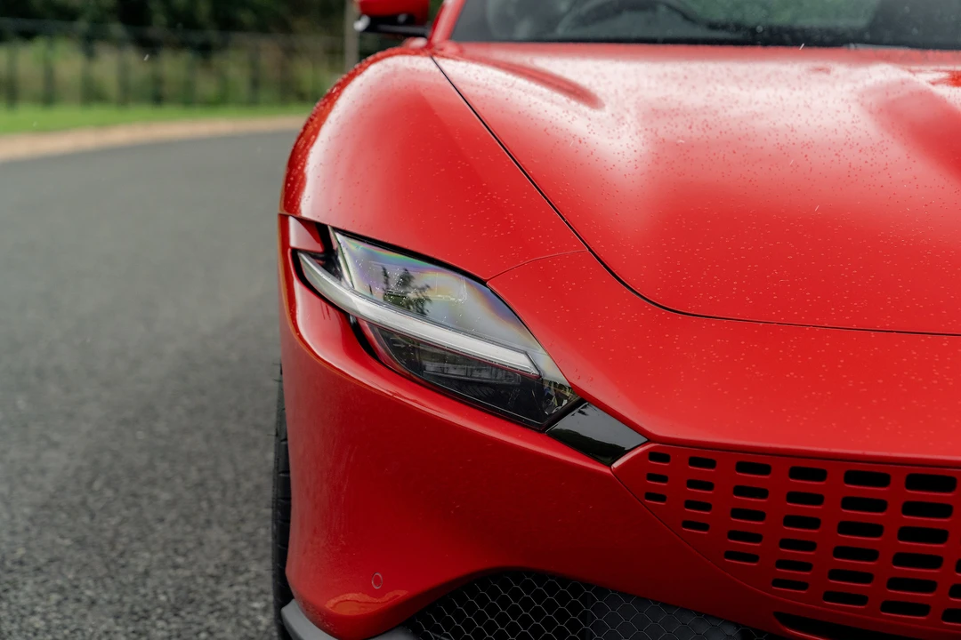 2021 Ferrari Roma - Image 18 of 31