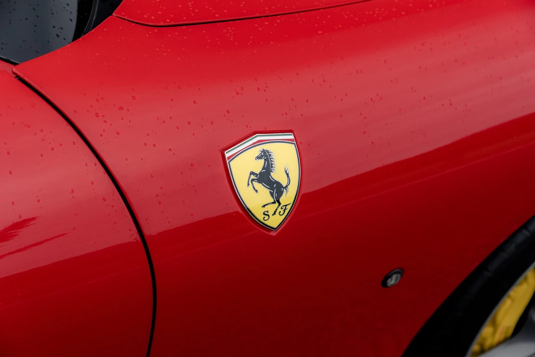2021 Ferrari Roma - Image 28 of 31