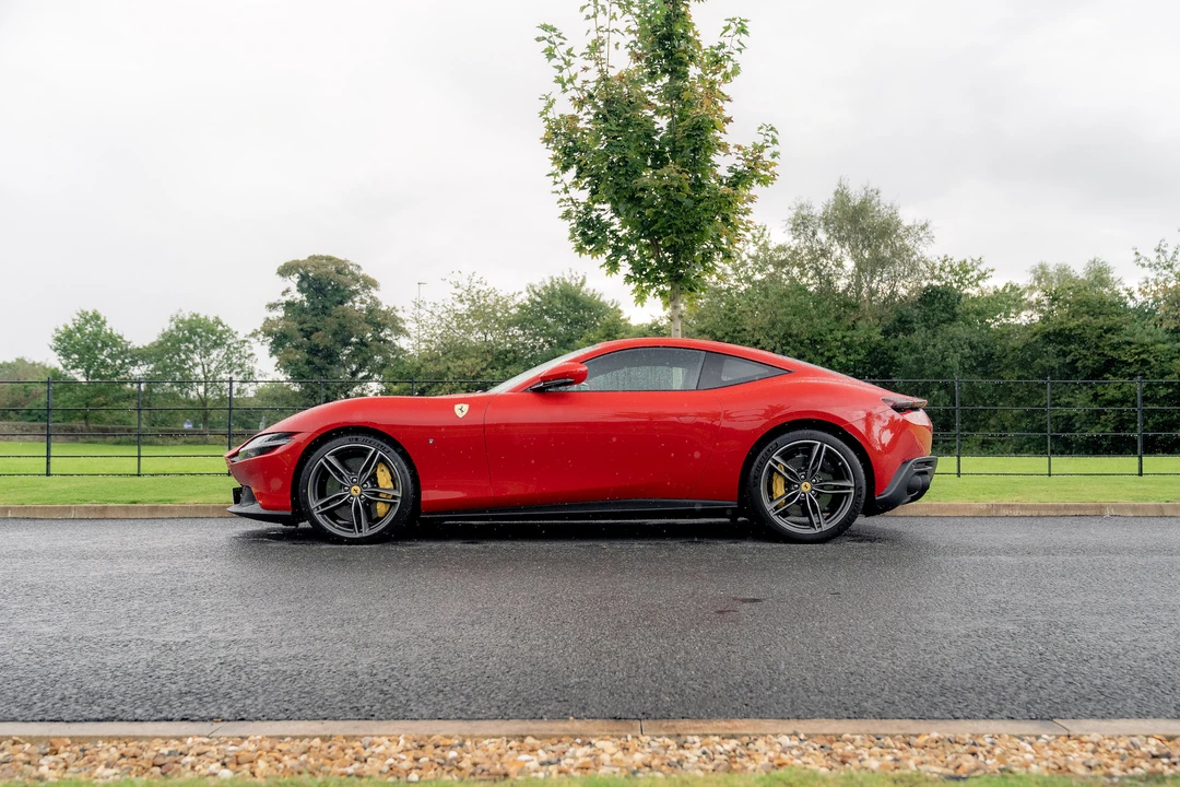 2021 Ferrari Roma - Image 5 of 31