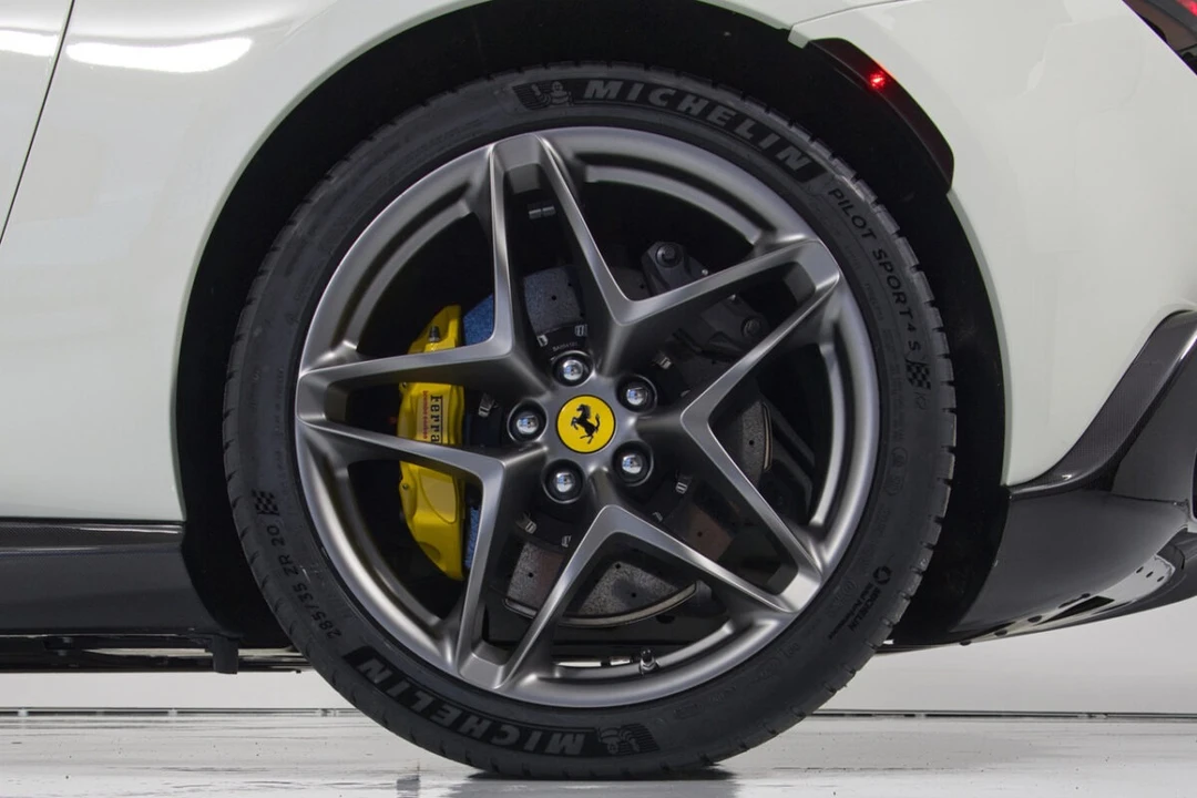 2021 Ferrari Roma - Image 9 of 31