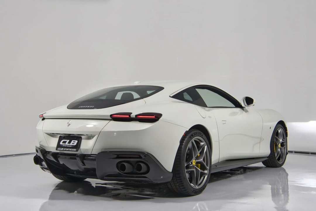 2021 Ferrari Roma - Image 12 of 31