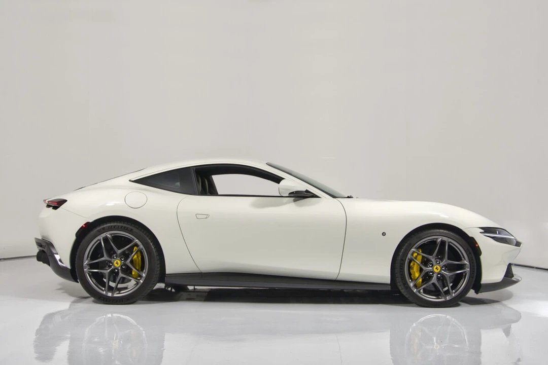 2021 Ferrari Roma - Image 20 of 31