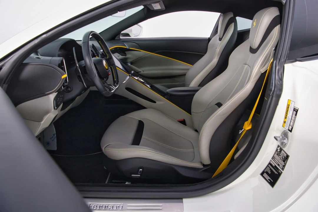 2021 Ferrari Roma - Image 21 of 31