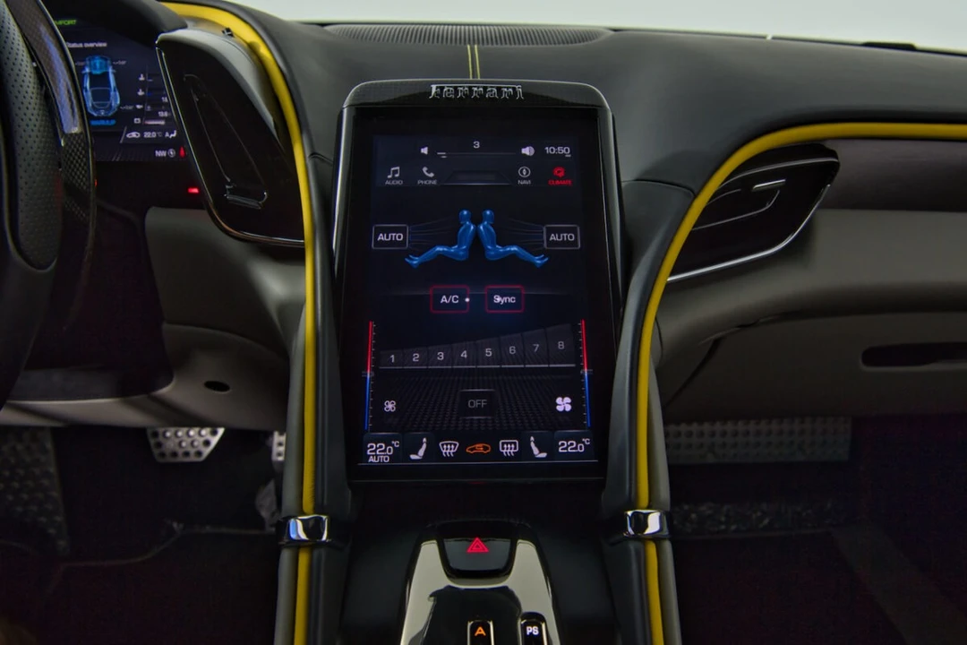 2021 Ferrari Roma - Image 27 of 31