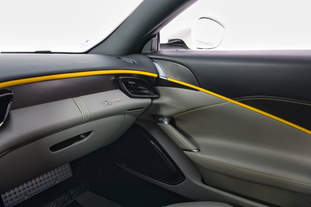 2021 Ferrari Roma - Image 29 of 31