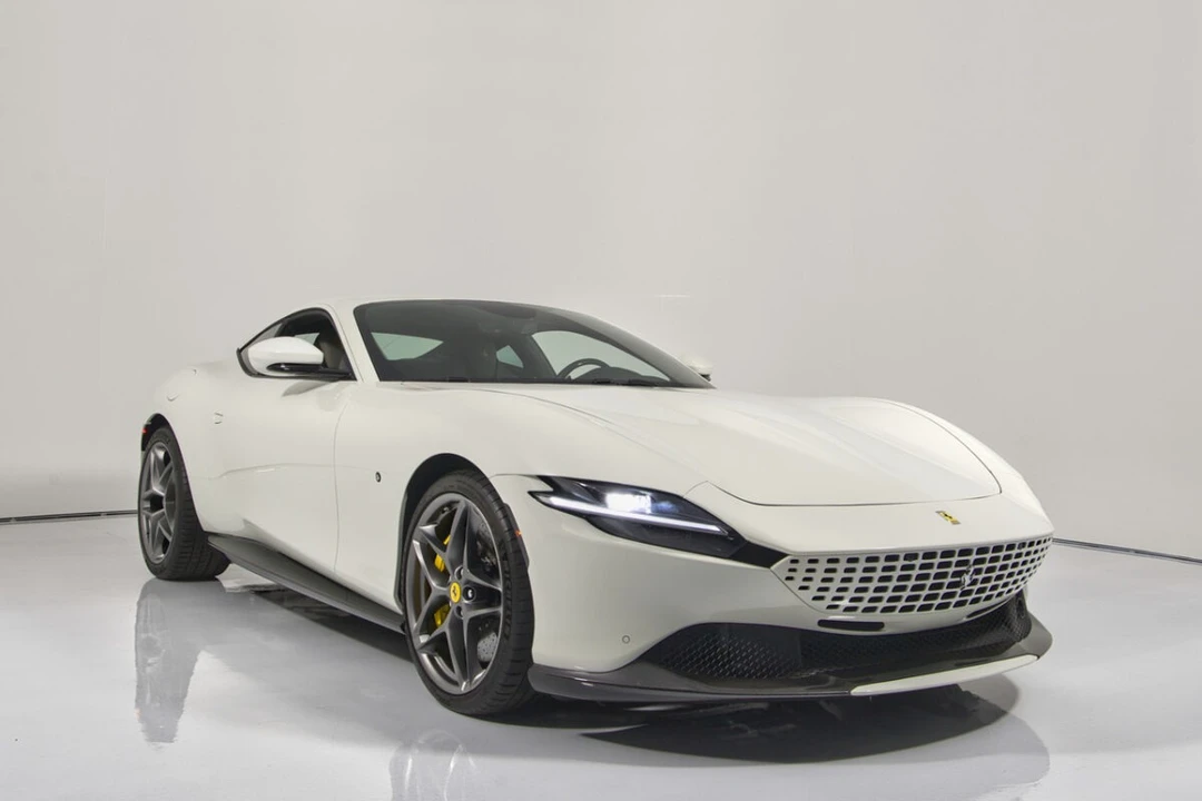2021 Ferrari Roma - Image 2 of 31