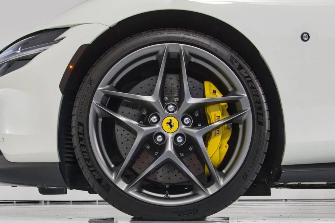 2021 Ferrari Roma - Image 8 of 31