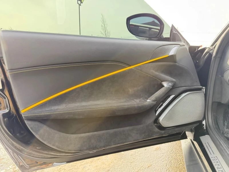 2021 Ferrari Roma - Image 9 of 12