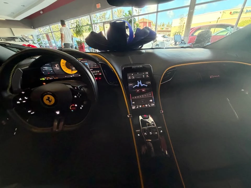 2021 Ferrari Roma - Image 8 of 10