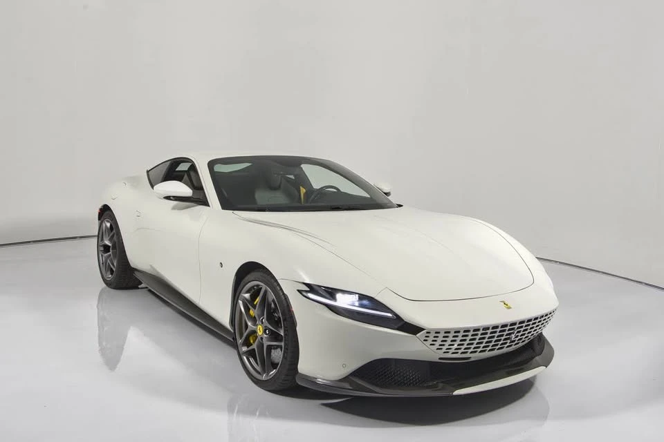 2021 Ferrari Roma - Image 2 of 19