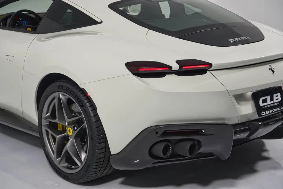 2021 Ferrari Roma - Image 17 of 19