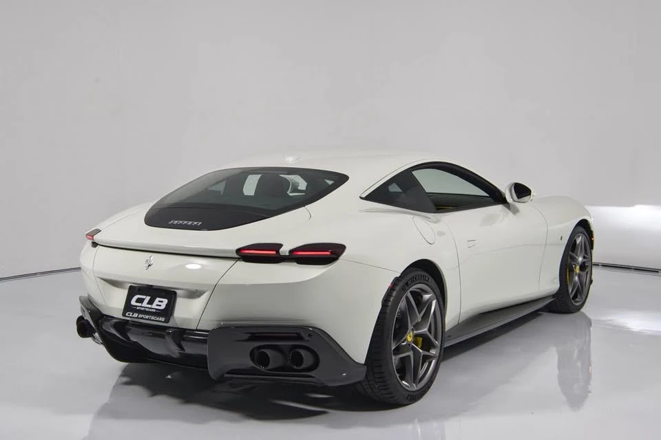 2021 Ferrari Roma - Image 16 of 19