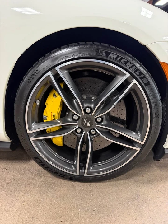 2021 Ferrari Roma - Image 17 of 18