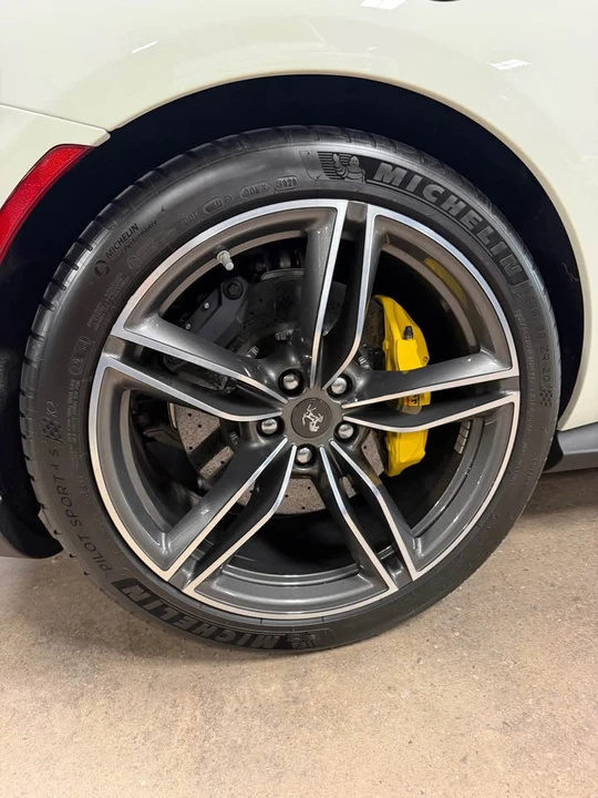 2021 Ferrari Roma - Image 16 of 18