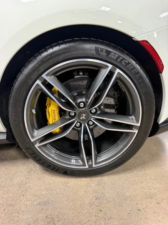 2021 Ferrari Roma - Image 15 of 18