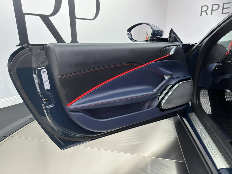 2021 Ferrari Roma - Image 14 of 19