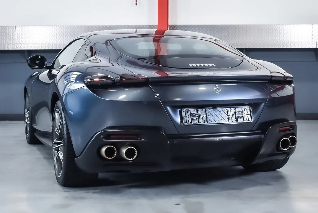 2021 Ferrari Roma - Image 16 of 30