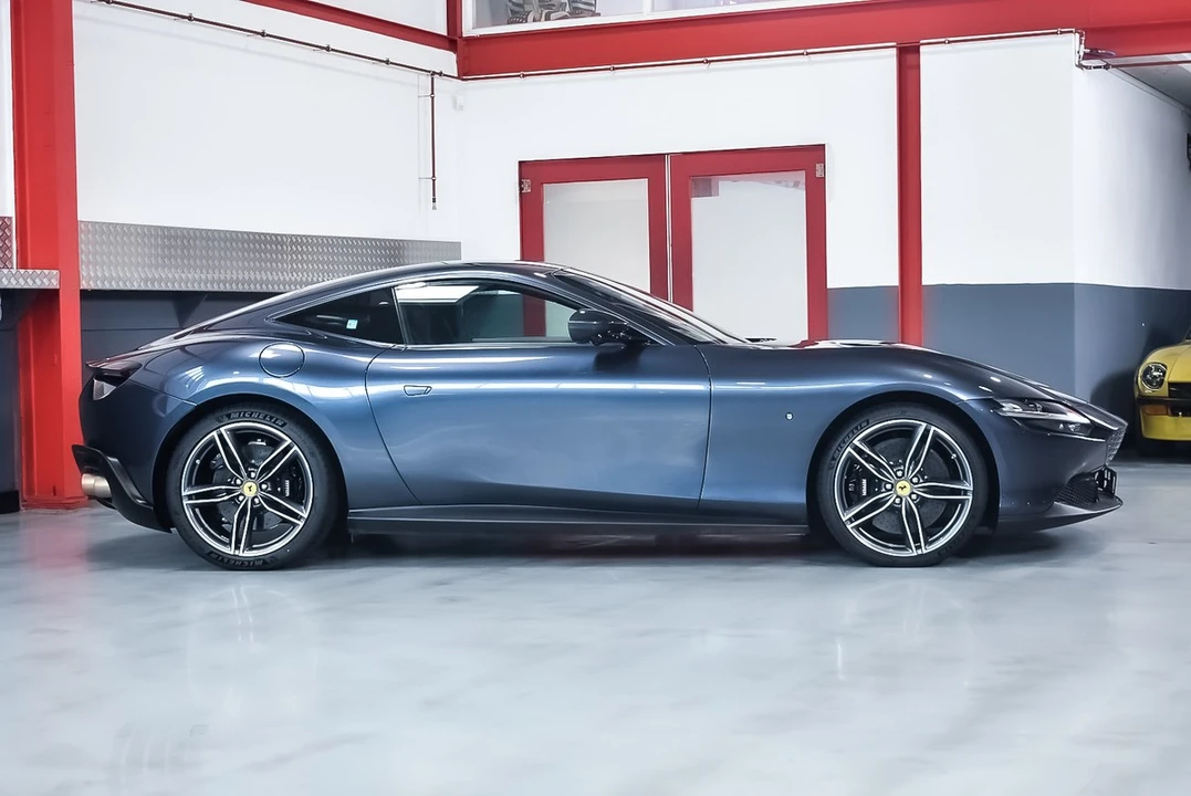 2021 Ferrari Roma - Image 7 of 30