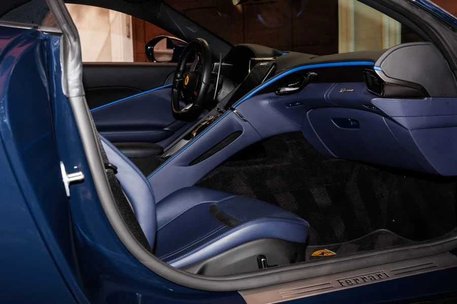 2021 Ferrari Roma - Image 28 of 31