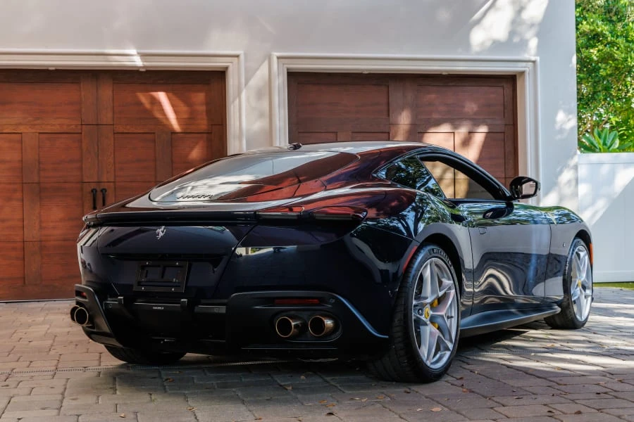 2021 Ferrari Roma - Image 12 of 31