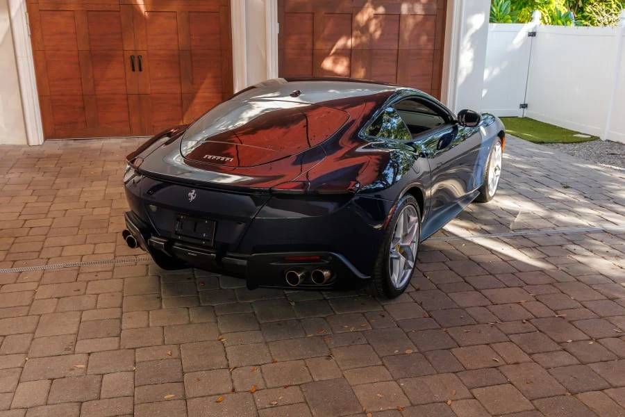 2021 Ferrari Roma - Image 16 of 31