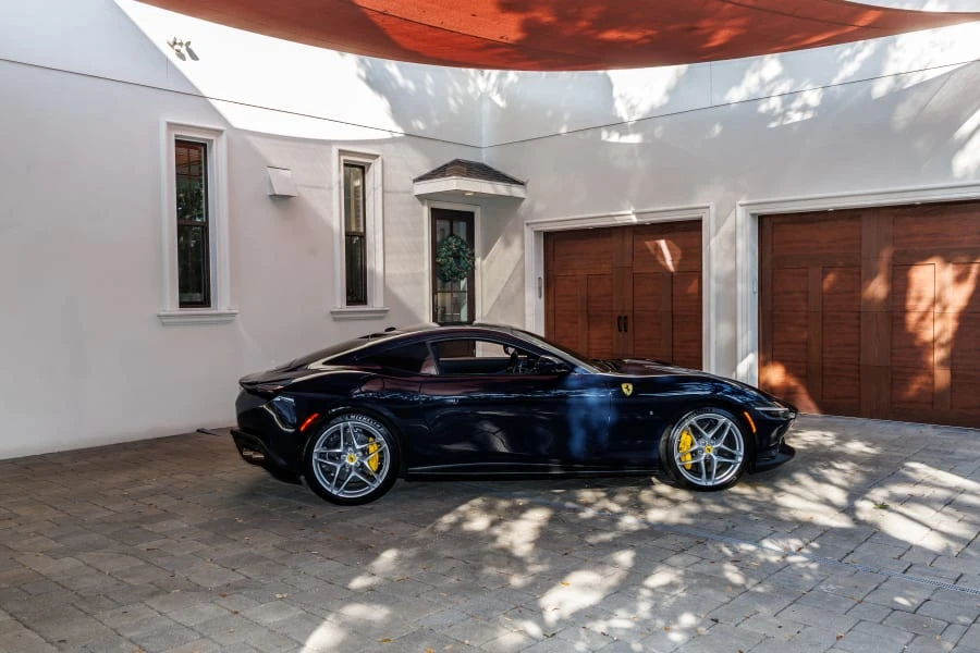 2021 Ferrari Roma - Image 13 of 31