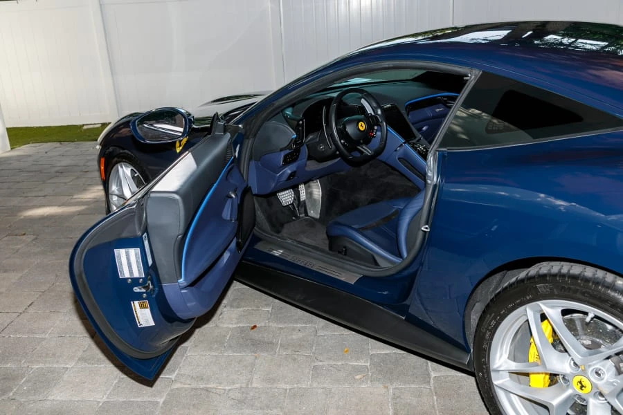 2021 Ferrari Roma - Image 29 of 31