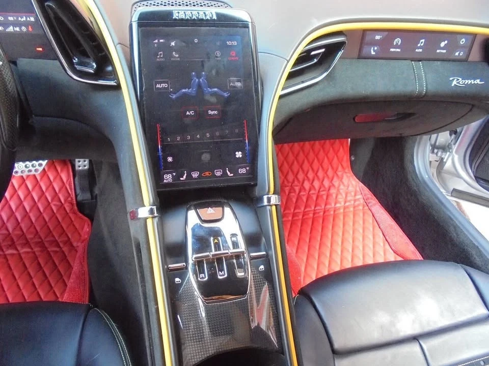 2021 Ferrari Roma - Image 16 of 20