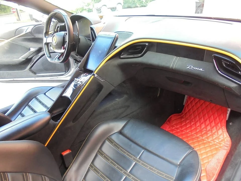 2021 Ferrari Roma - Image 13 of 20