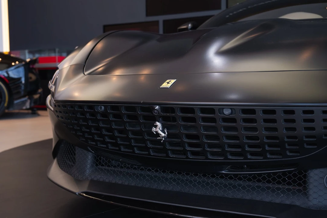 2021 Ferrari Roma - Image 13 of 31