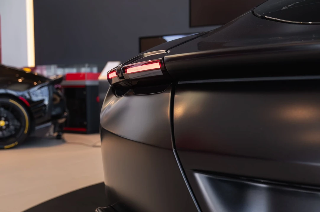2021 Ferrari Roma - Image 5 of 31
