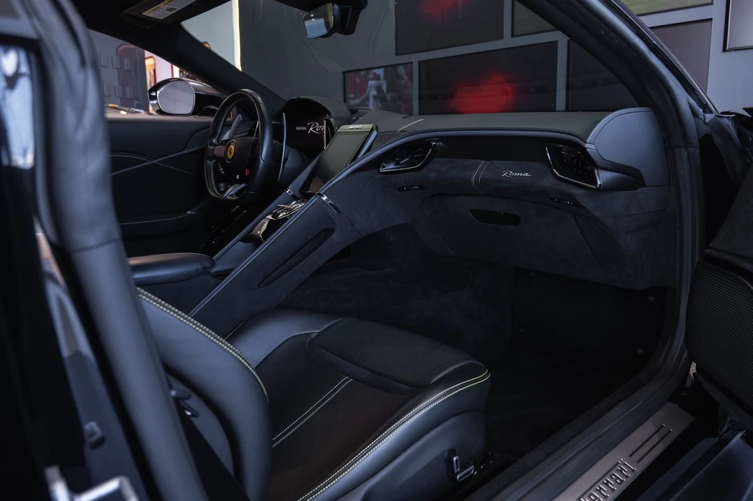 2021 Ferrari Roma - Image 29 of 31