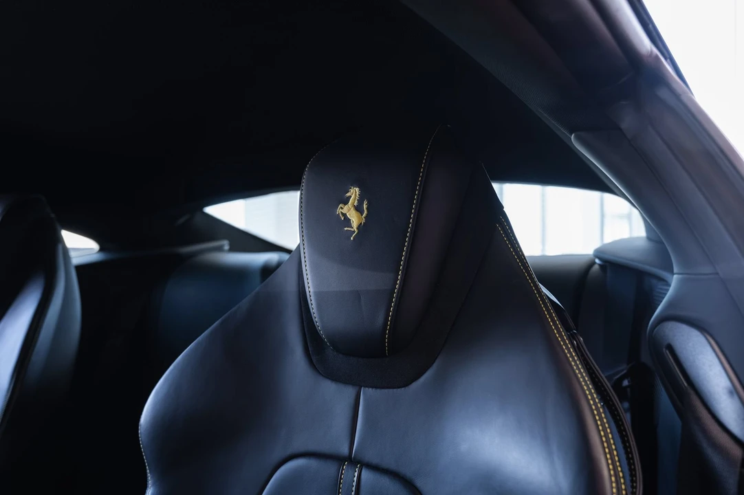 2021 Ferrari Roma - Image 24 of 31