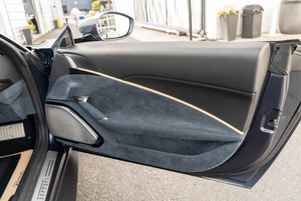 2021 Ferrari Roma - Image 27 of 31