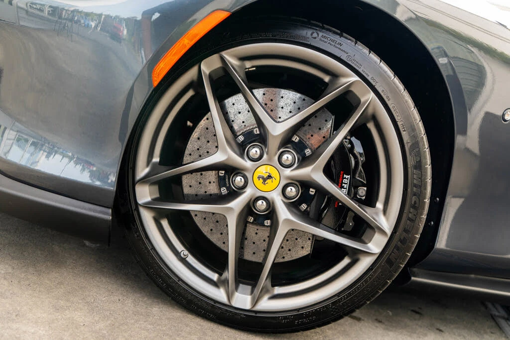 2021 Ferrari Roma - Image 9 of 31