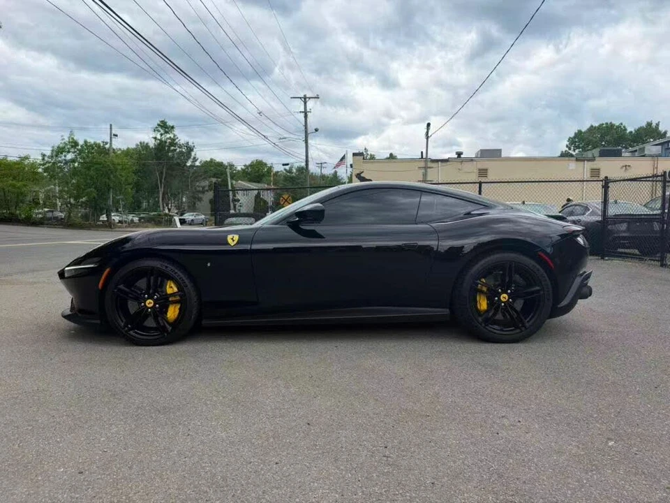 2021 Ferrari Roma - Image 24 of 31
