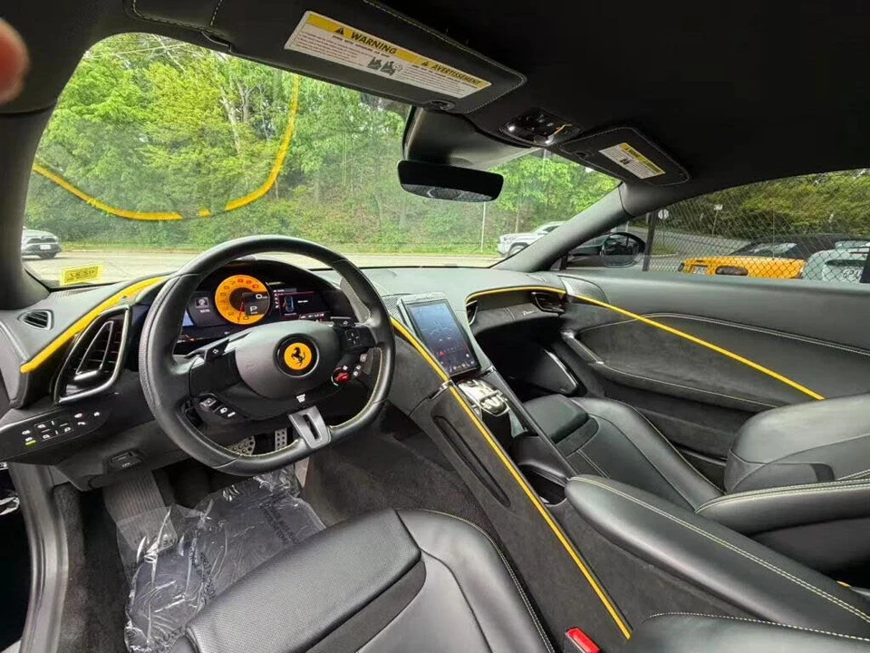2021 Ferrari Roma - Image 22 of 31