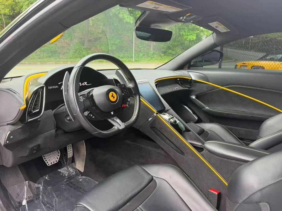 2021 Ferrari Roma - Image 12 of 31
