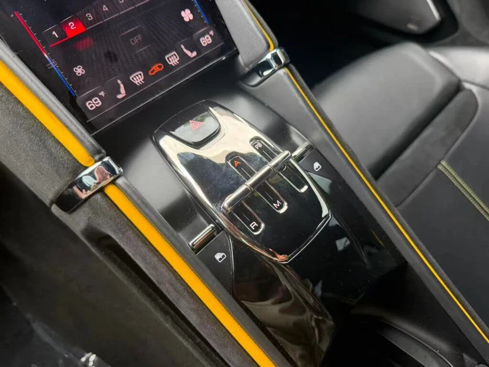 2021 Ferrari Roma - Image 16 of 31