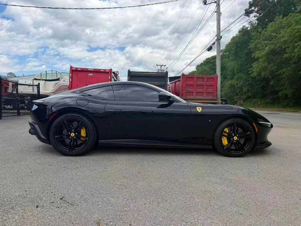 2021 Ferrari Roma - Image 29 of 31