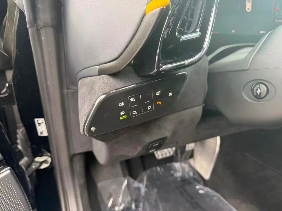 2021 Ferrari Roma - Image 23 of 31