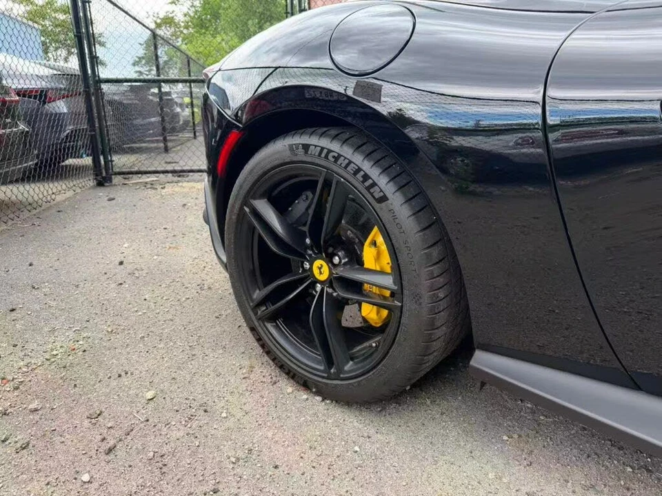 2021 Ferrari Roma - Image 7 of 31