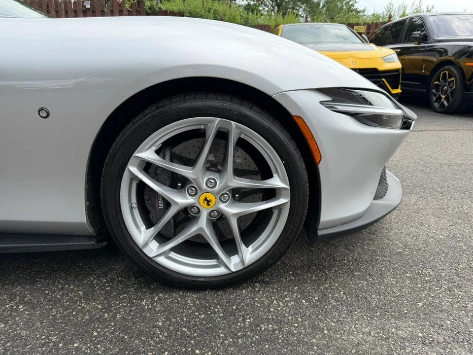 2021 Ferrari Roma - Image 12 of 31