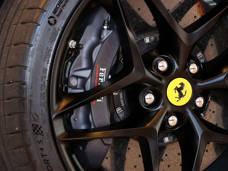 2021 Ferrari Roma - Image 10 of 31
