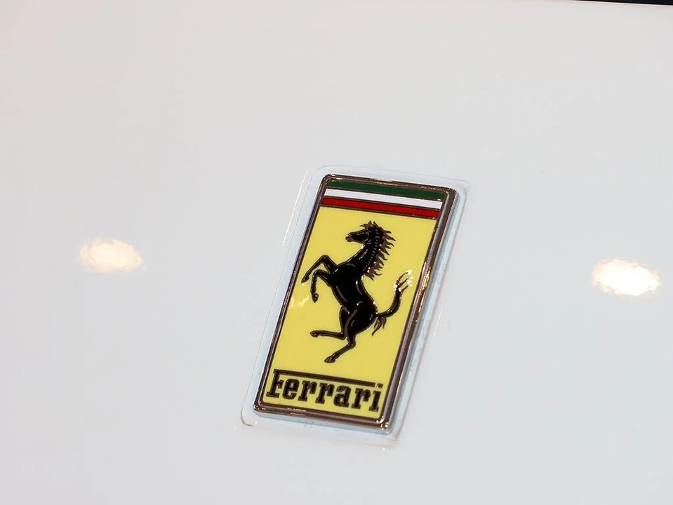 2021 Ferrari Roma - Image 16 of 31