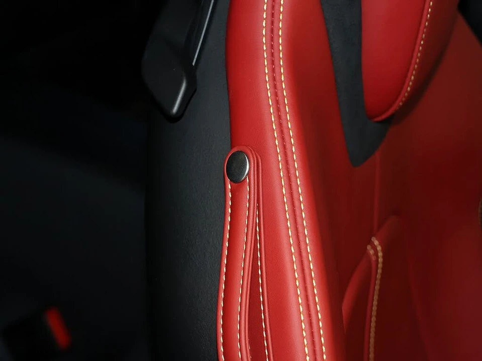 2021 Ferrari Roma - Image 27 of 31