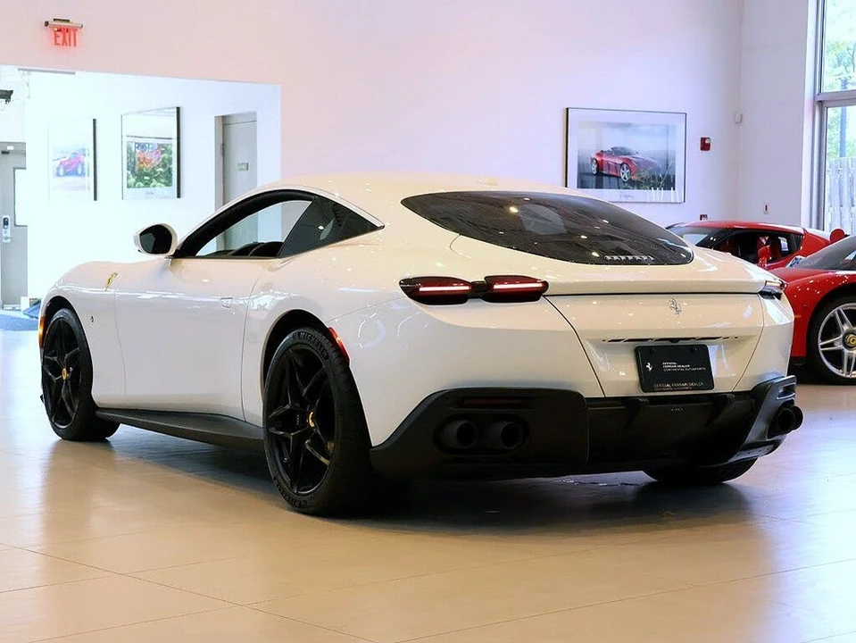 2021 Ferrari Roma - Image 2 of 31