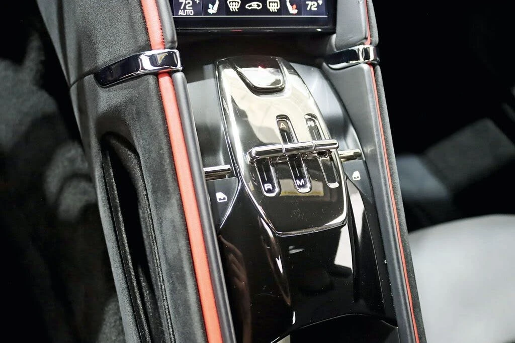 2021 Ferrari Roma - Image 26 of 31