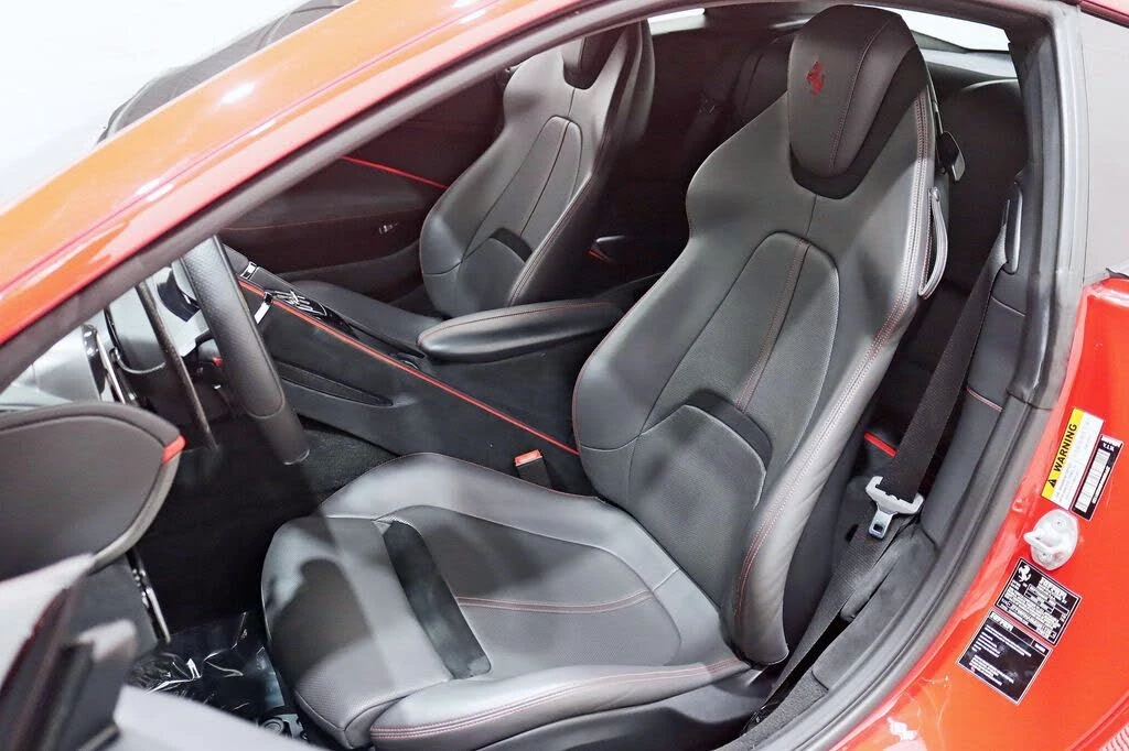 2021 Ferrari Roma - Image 28 of 31